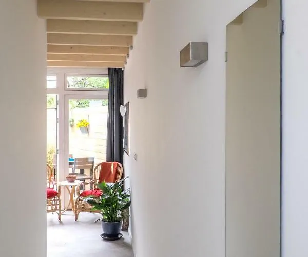 South With Garden And Free Parking Apartment *