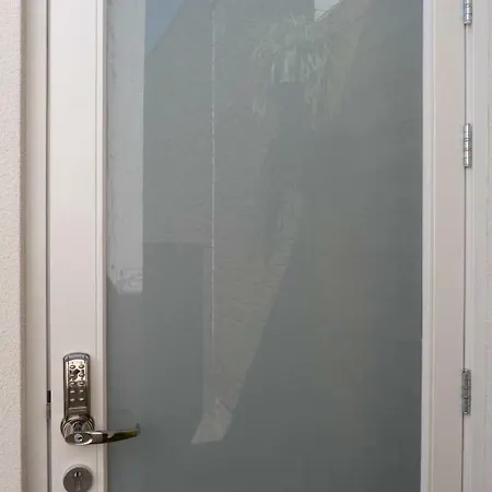 South With Garden And Free Parking Appartement