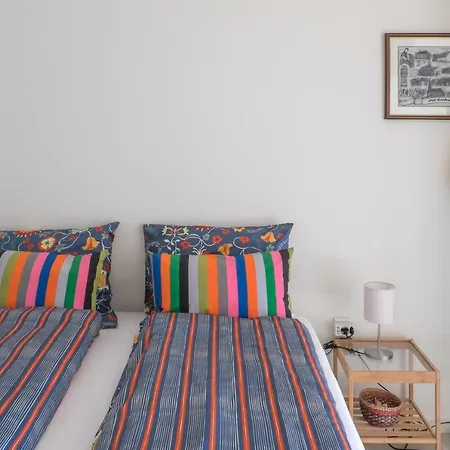 South With Garden And Free Parking *